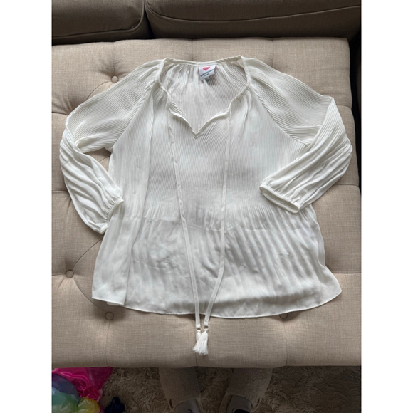 hester & orchard Tops - Women's hester & orchard White Pleated Blouse L